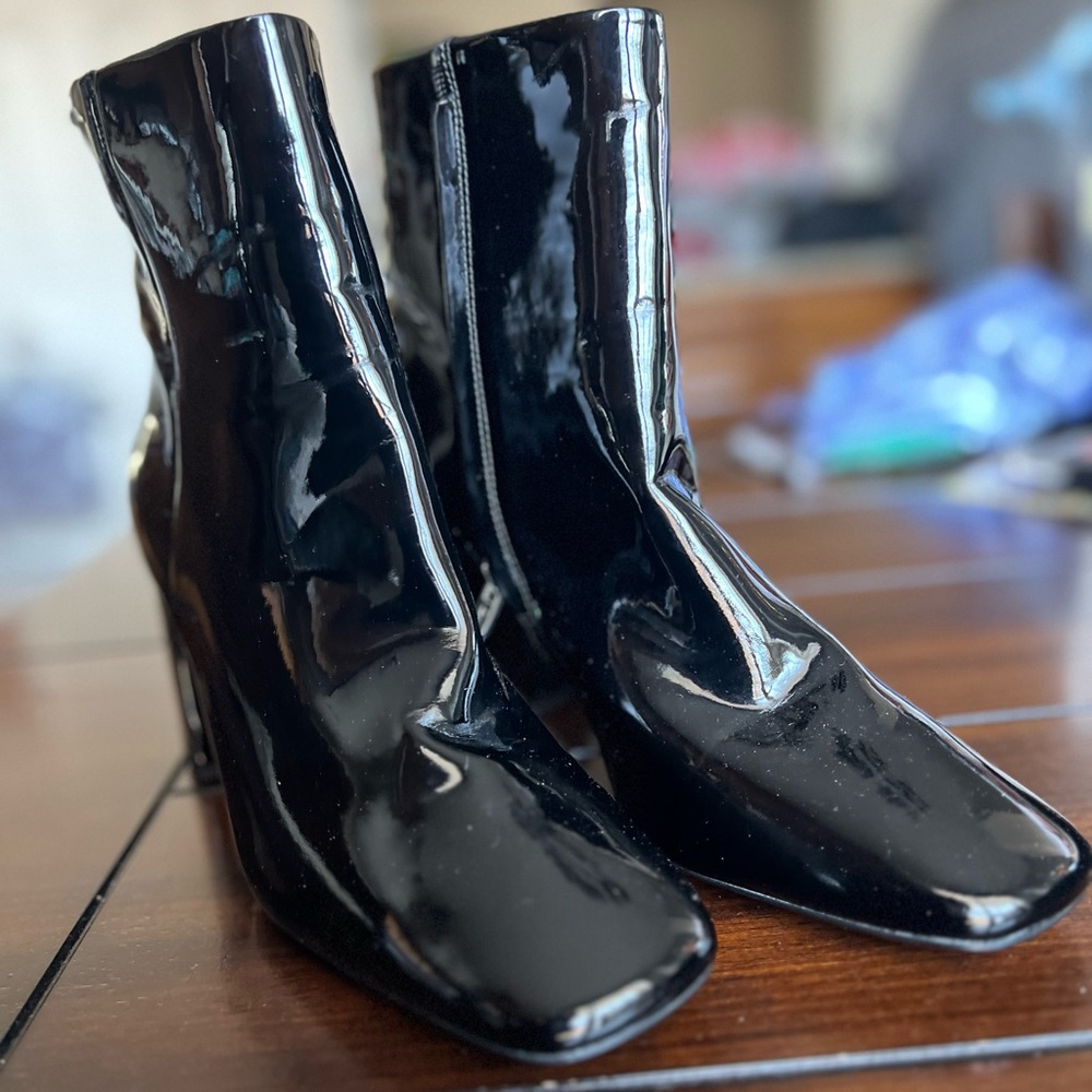 Cavale Patent Finish Block Heel Boot 
DKNY 10 - Picture 2 of 10